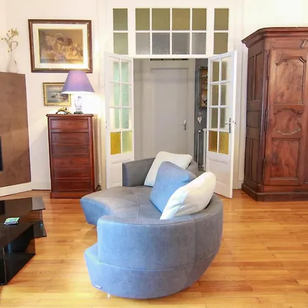 La Glycine Du Faubourg Apartment
