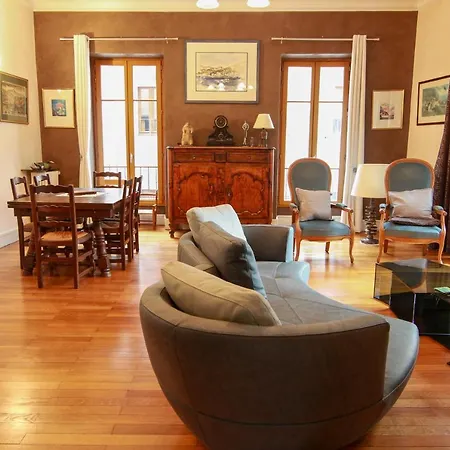 La Glycine Du Faubourg Apartment *